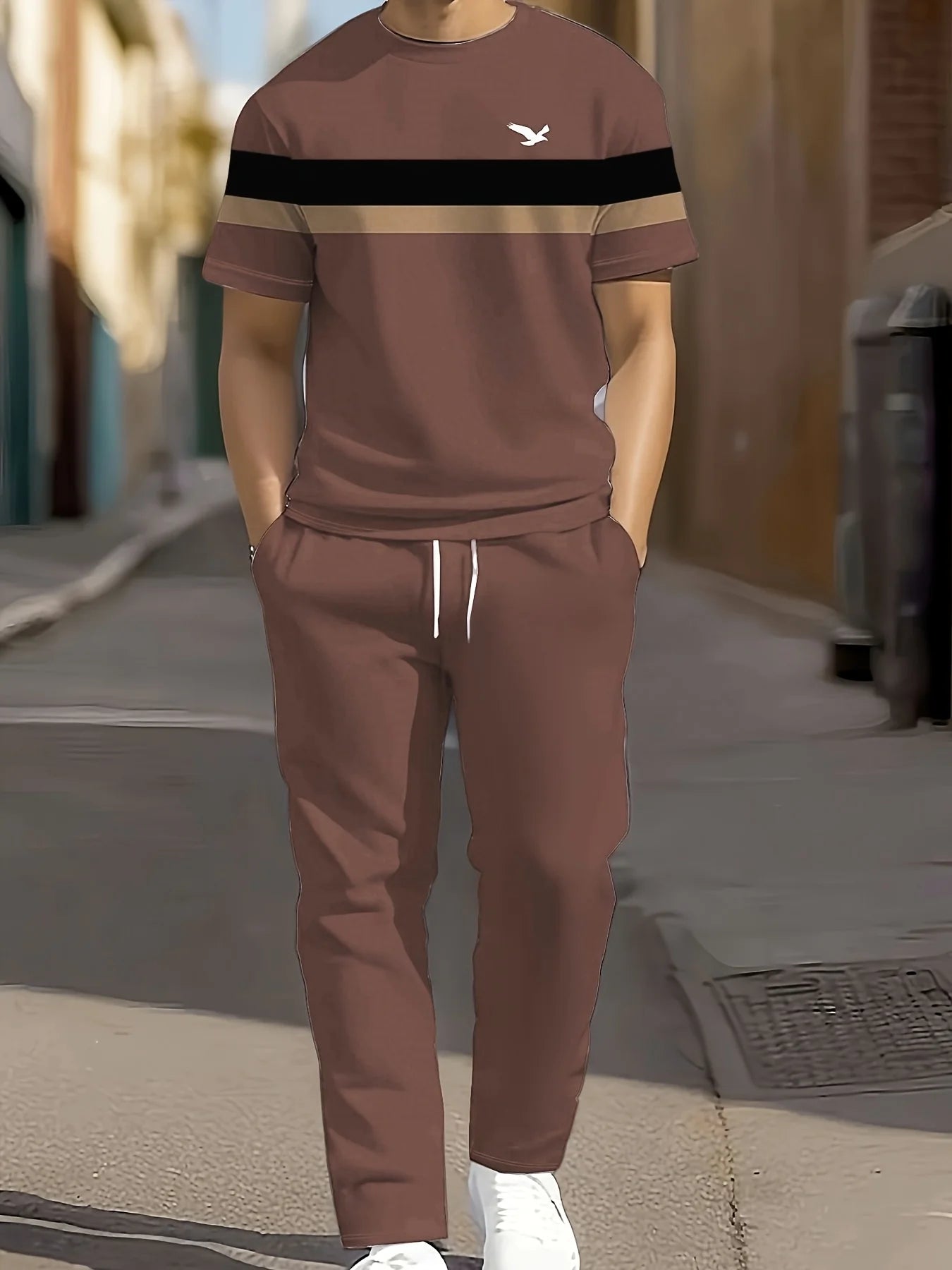 The new men's set for summer 2025 featuring 3D striped prints is a casual and fashionable outdoor sportswear