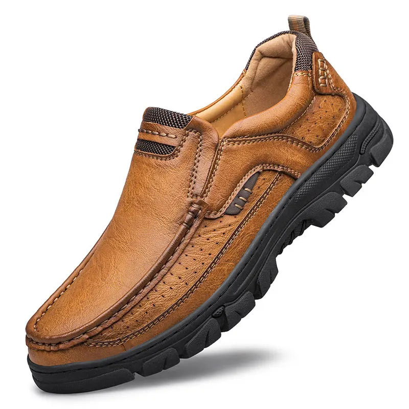 CLOHOOMen's Casual Loafers Handmade Breathable Leather Shoes with Thick Rubber Sole Comfortable Footwear Classic Hand Sewn Seams